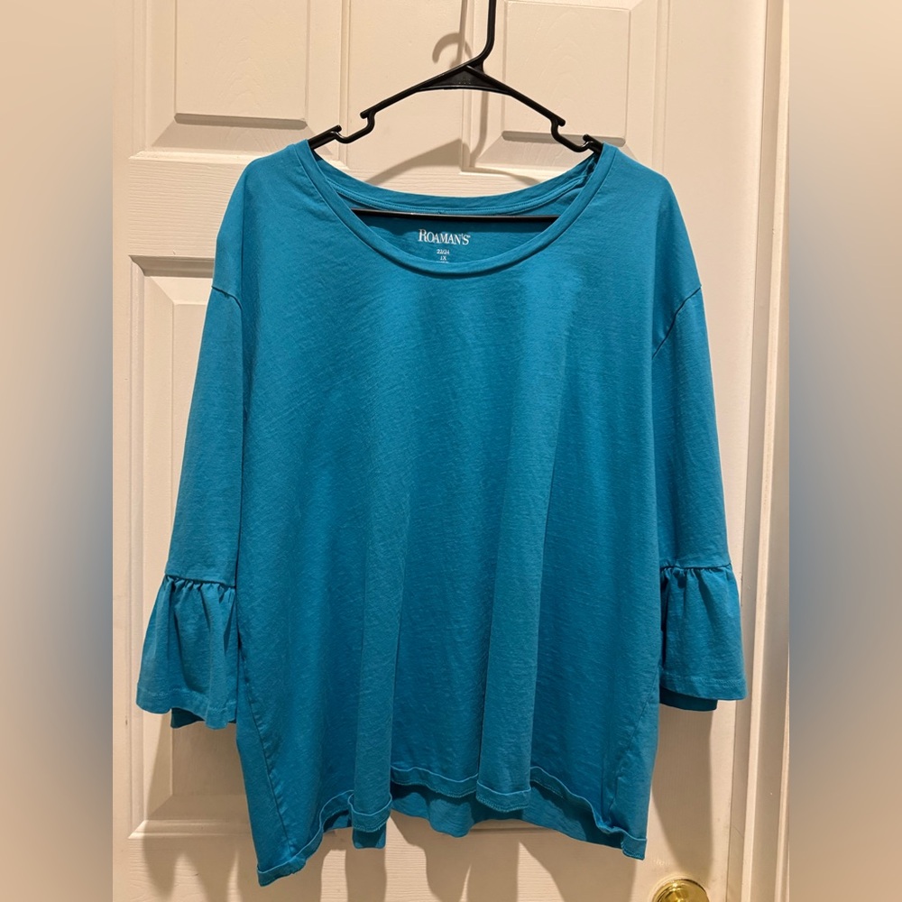 Roaman’s top size 22/24 1X